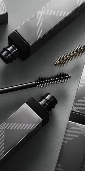 The new eye opening volume mascara from Burberry| Saba Beauty Products